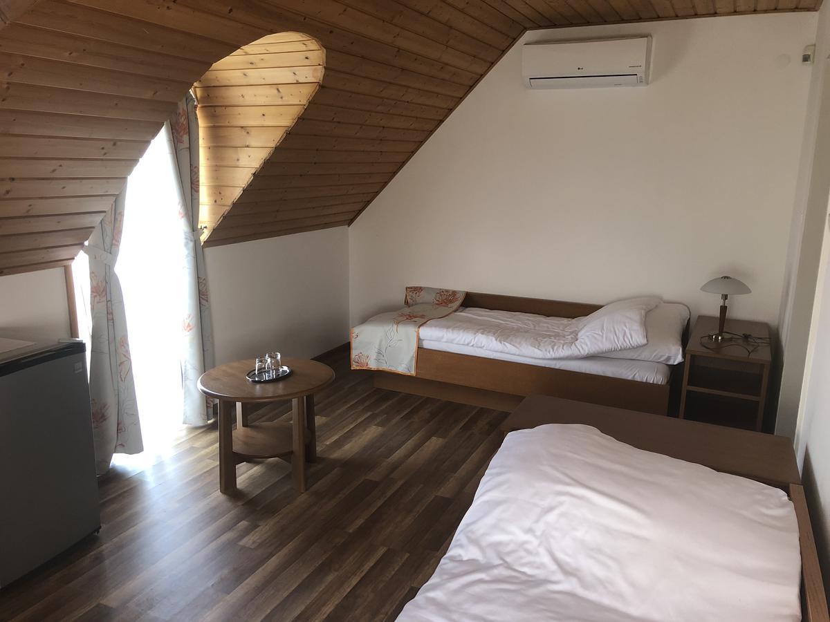 Zoeldteto Panzio Bed and Breakfast Balatonfüred Exteriör bild