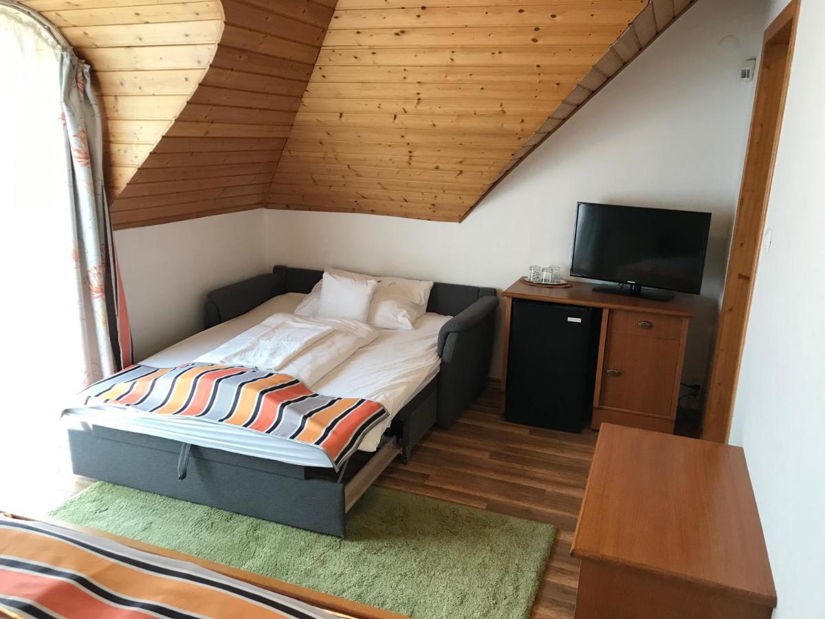 Zoeldteto Panzio Bed and Breakfast Balatonfüred Exteriör bild