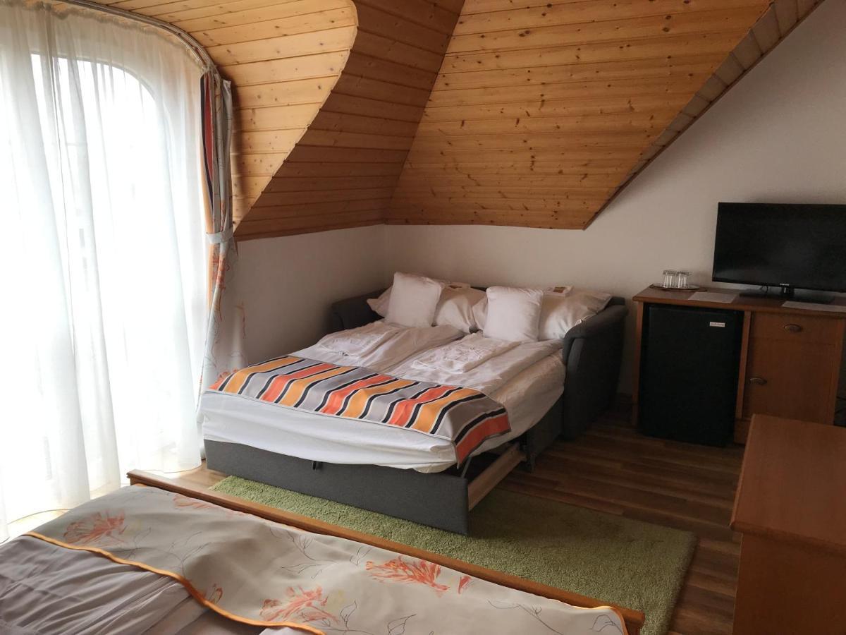 Zoeldteto Panzio Bed and Breakfast Balatonfüred Exteriör bild