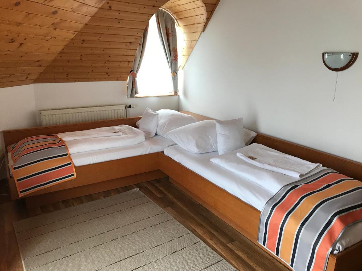 Zoeldteto Panzio Bed and Breakfast Balatonfüred Exteriör bild