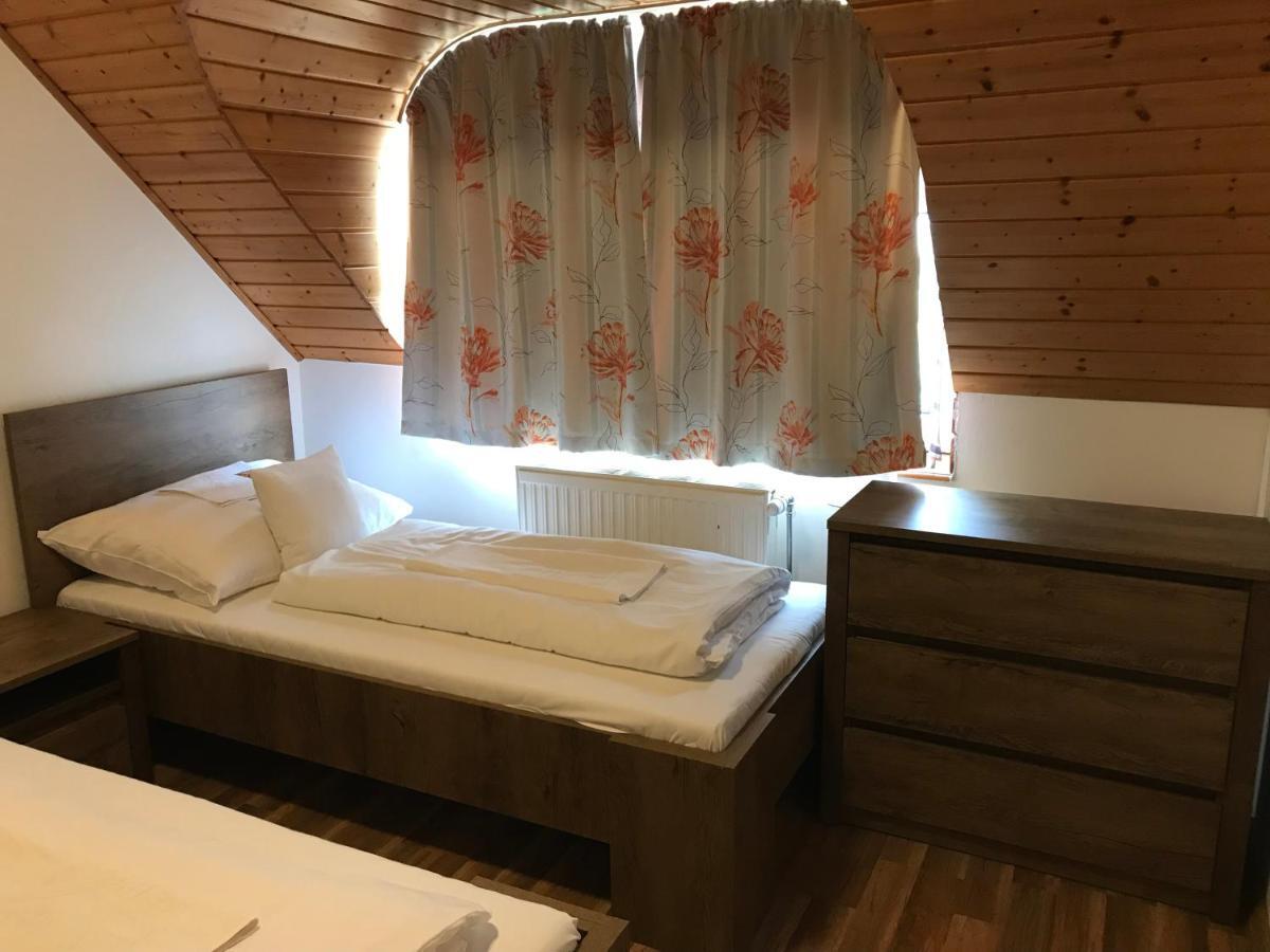 Zoeldteto Panzio Bed and Breakfast Balatonfüred Exteriör bild