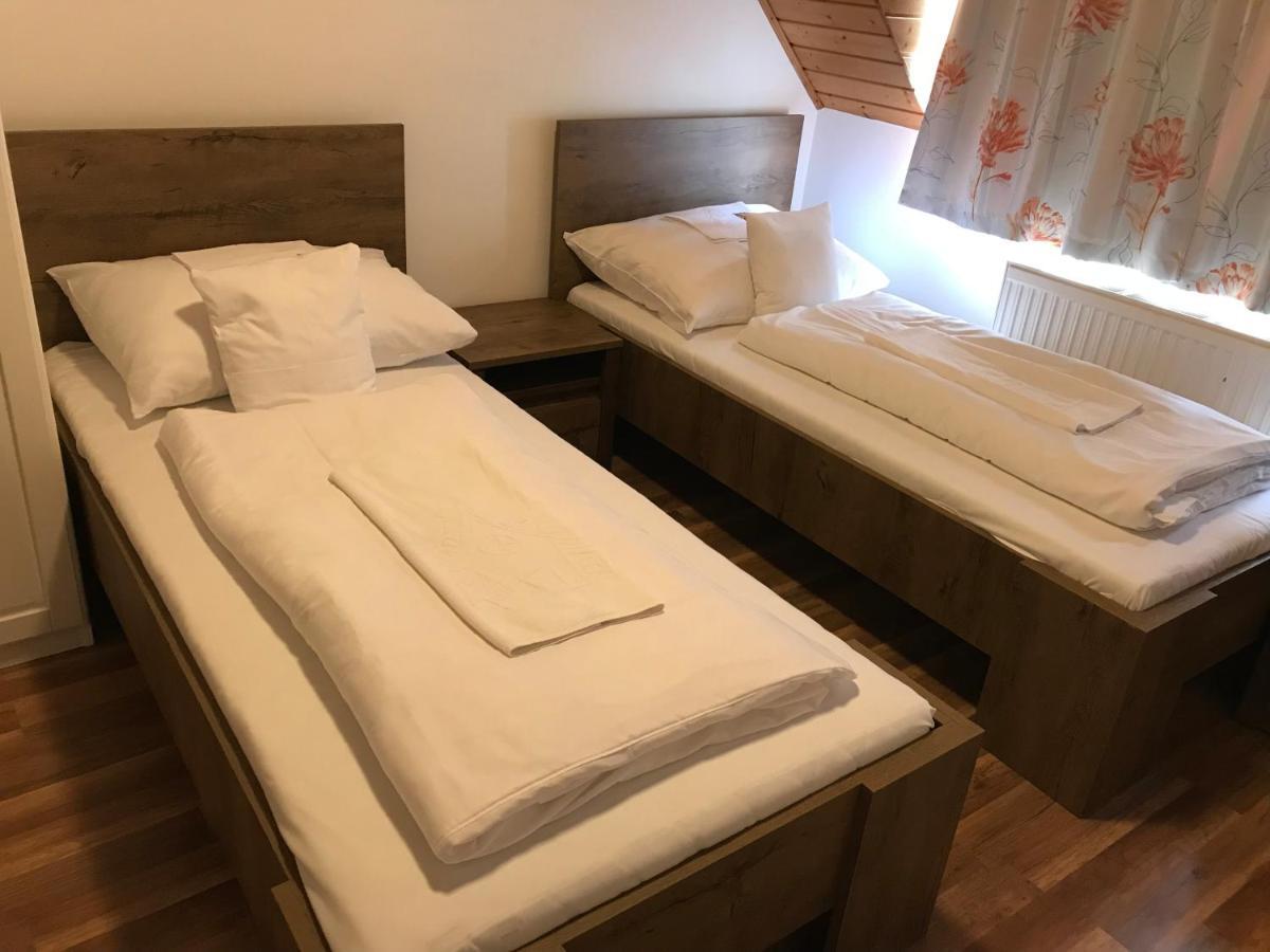 Zoeldteto Panzio Bed and Breakfast Balatonfüred Exteriör bild